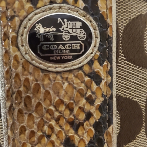 Coach Wristlet Wallet Snake Print - Picture 6 of 6